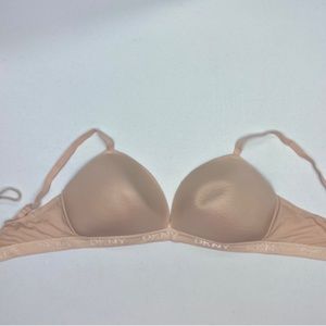 DKNY TAN Wireless, 38B  *P1025